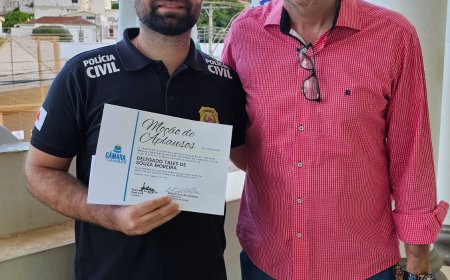 Delegado Tales de Souza Moreira recebe Moção de Aplauso pelo combate aos maus-tratos contra animais em Guaxupé