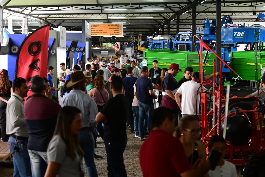 Cooxupé renova convênio com Faemg/Senar na Femagri 2025