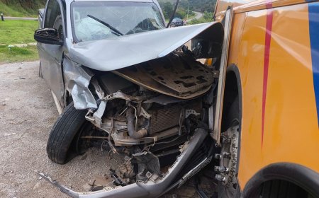 Acidente envolvendo três veículos deixa dois feridos na MGC-267