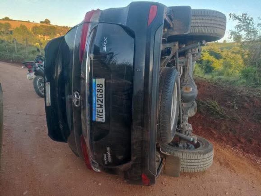 Veículos utilizados pelos criminosos em ataque à agência bancária em Guaxupé são encontrados entre Monte Santo e Guaranésia