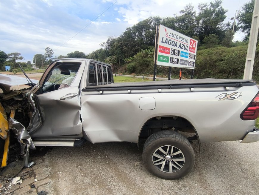 Acidente envolvendo três veículos deixa dois feridos na MGC-267