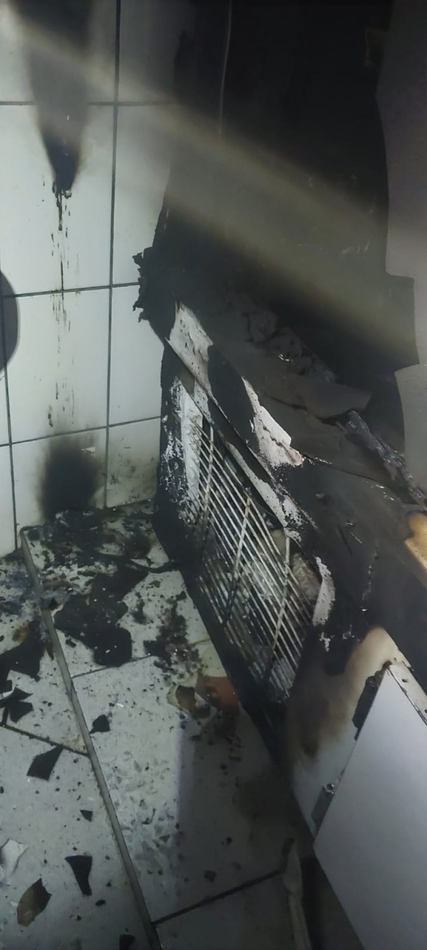 Em Guaranésia, curto-circuito em refrigerador causa incêndio em açougue