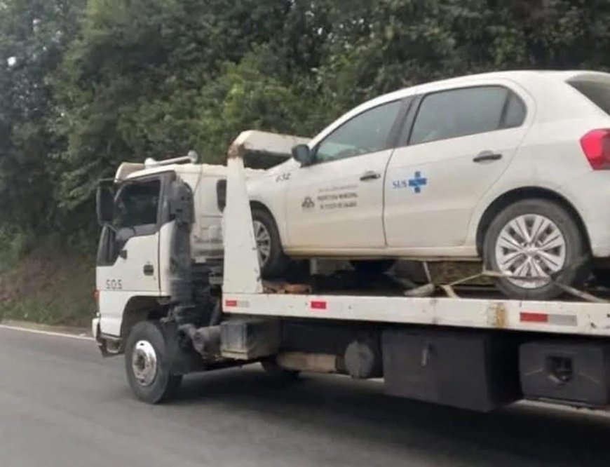 Carro da Secretaria de Saúde de Poços de Caldas é removido com 10 multas e licenciamento vencido desde 2022