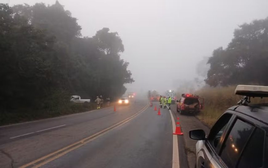 Colisão entre carreta e Picape na BR-491 leva homem de 33 anos a óbito