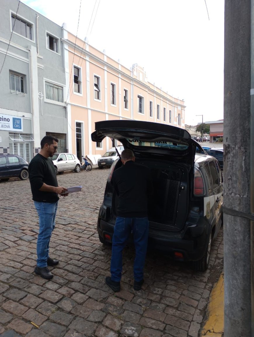 Homem de 23 anos, preso por descumprir medida protetiva contra a ex-mulher, é encaminhado para o presídio de Guaranésia-Guaxupé