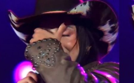 Ana Castela faz desabafo e chora durante show em Guaxupé