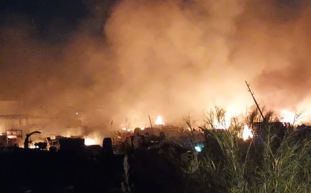 Incêndio de grandes proporções em ferro velho, às margens da MG-450, mobiliza bombeiros de Guaxupé