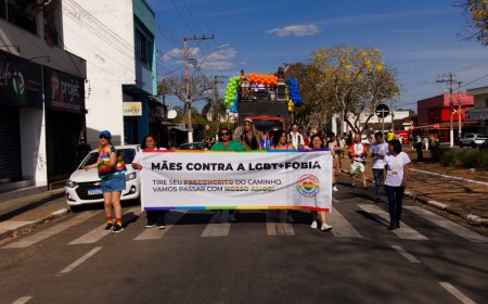 Terceira Parada LGBT agita Guaxupé com muita diversidade e reivindicações