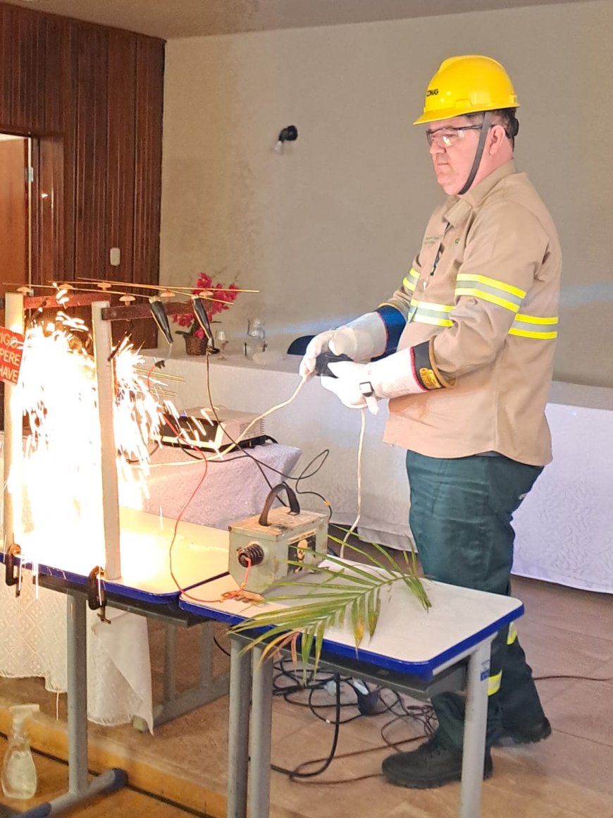 Cemig realiza palestras de conscientização sobre cuidados com a rede elétrica no Sul de Minas, incluindo Guaxupé