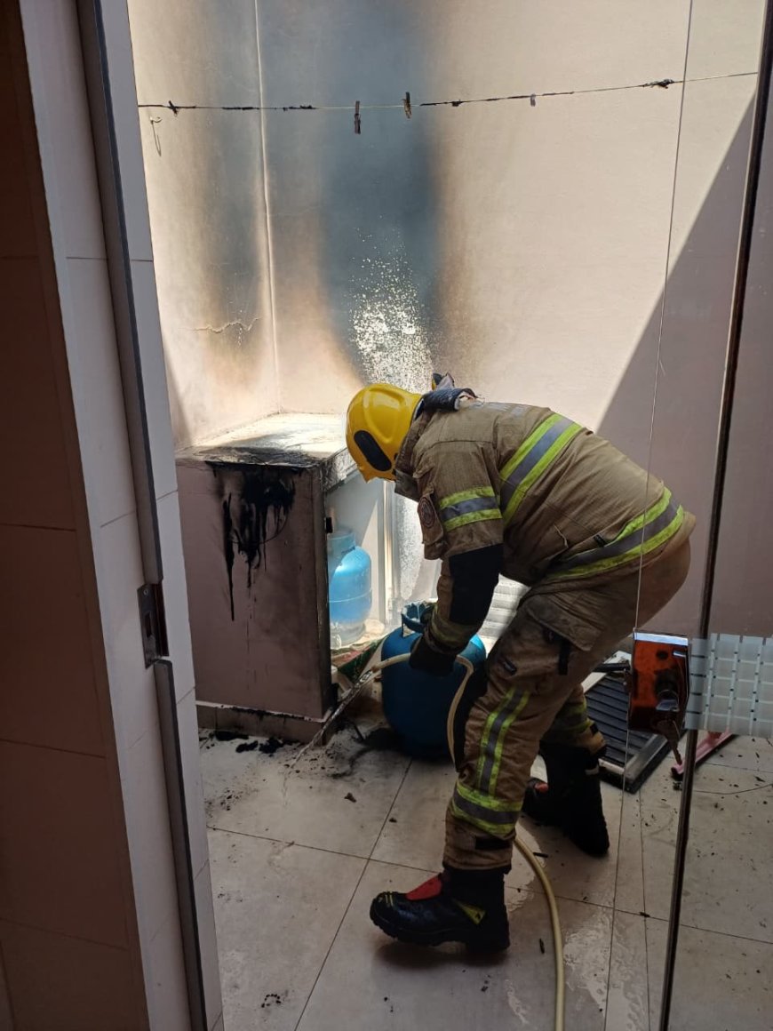 Bombeiros controlam princípio de incêndio em residência com risco de explosão de botijões de gás em Paraíso
