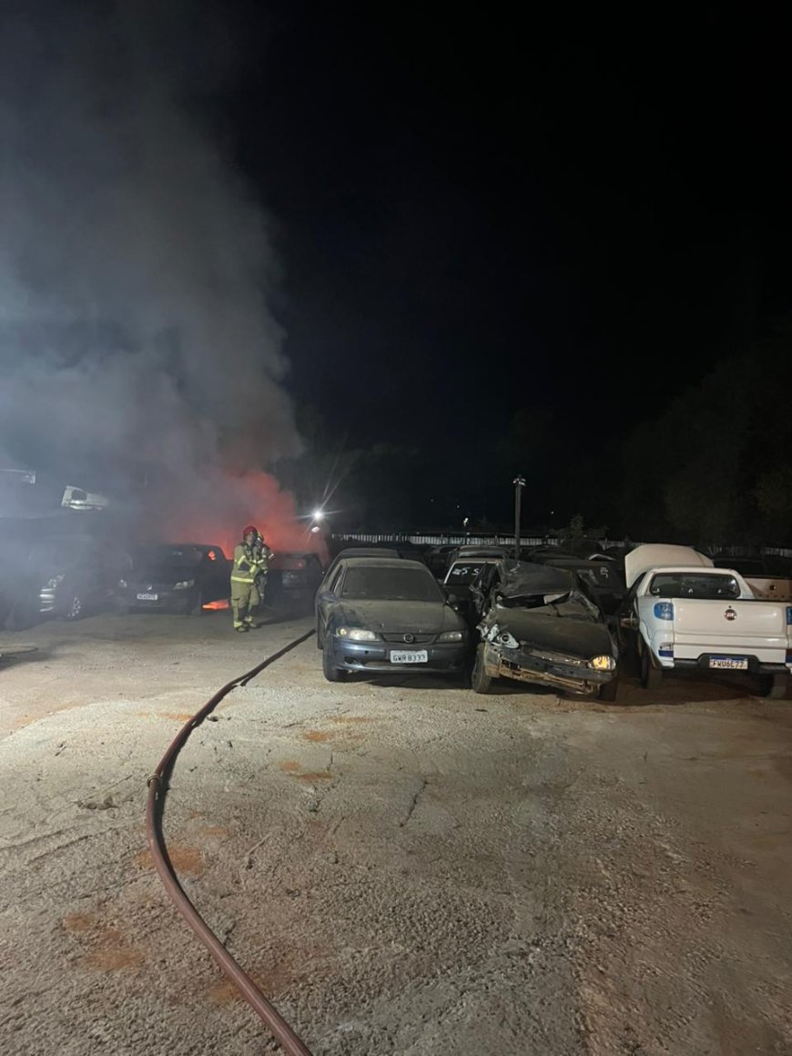 Pátio do Detran pega fogo no Sul de Minas