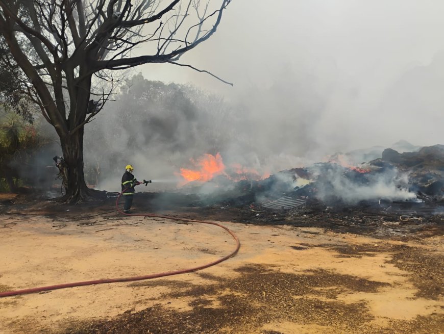 Bombeiros combatem incêndio em alambique em Guaranésia