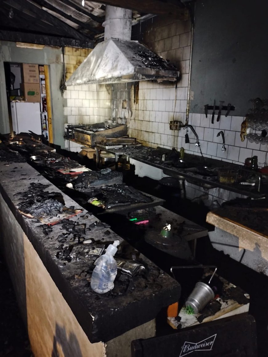 Incêndio destrói interior de hamburgueria em Poços de Caldas
