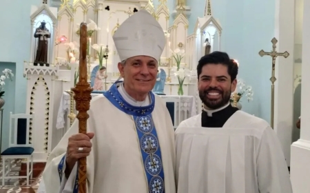 Reestruturação de Igreja em Carmo do Rio Claro é celebrada pelo Bispo de Guaxupé