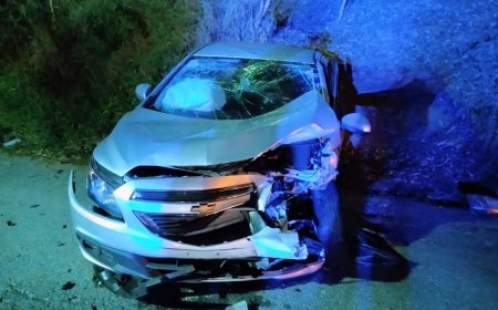 Idosa morre e seis ficam feridos em colisão de veículos na MG-179