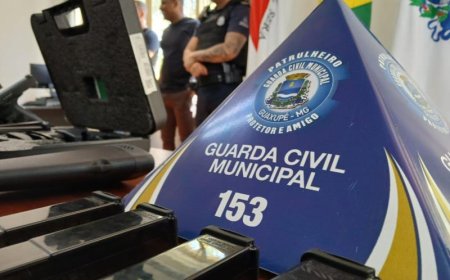 Guarda Civil de Guaxupé recebe armamento e motocicleta
