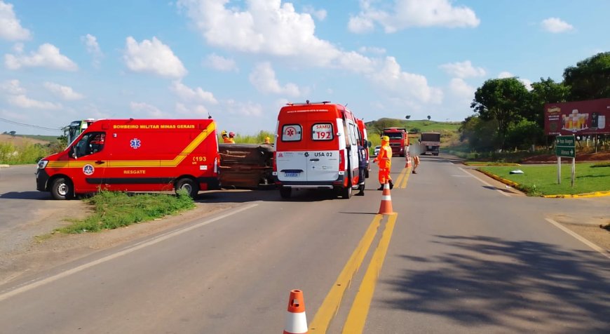 Colisão entre ônibus e carro deixa crianças feridas na MG-179, próximo à Unifenas
