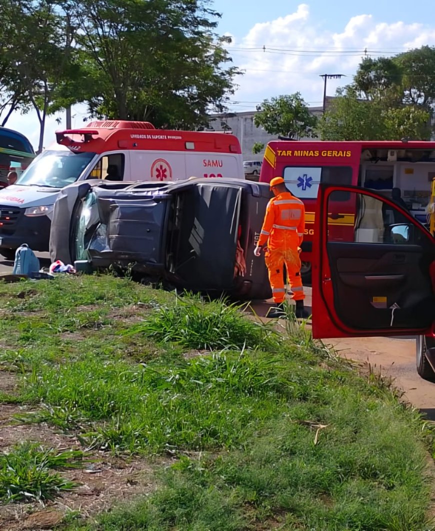 Colisão entre ônibus e carro deixa crianças feridas na MG-179, próximo à Unifenas