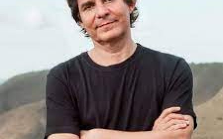 Fundador do Clube da Esquina, cantor mineiro Lô Borges morre aos 73 anos