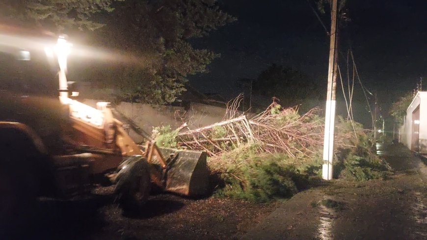 Tempestade deixa rastro de destruição em Guaxupé