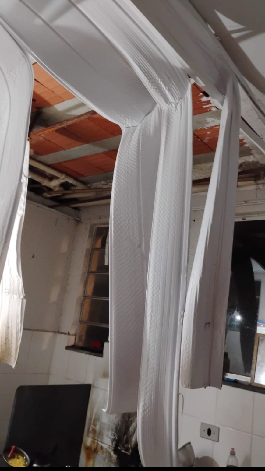 Mangueira de botijão de gás se rompe e causa incêndio em apartamento no Sul de Minas