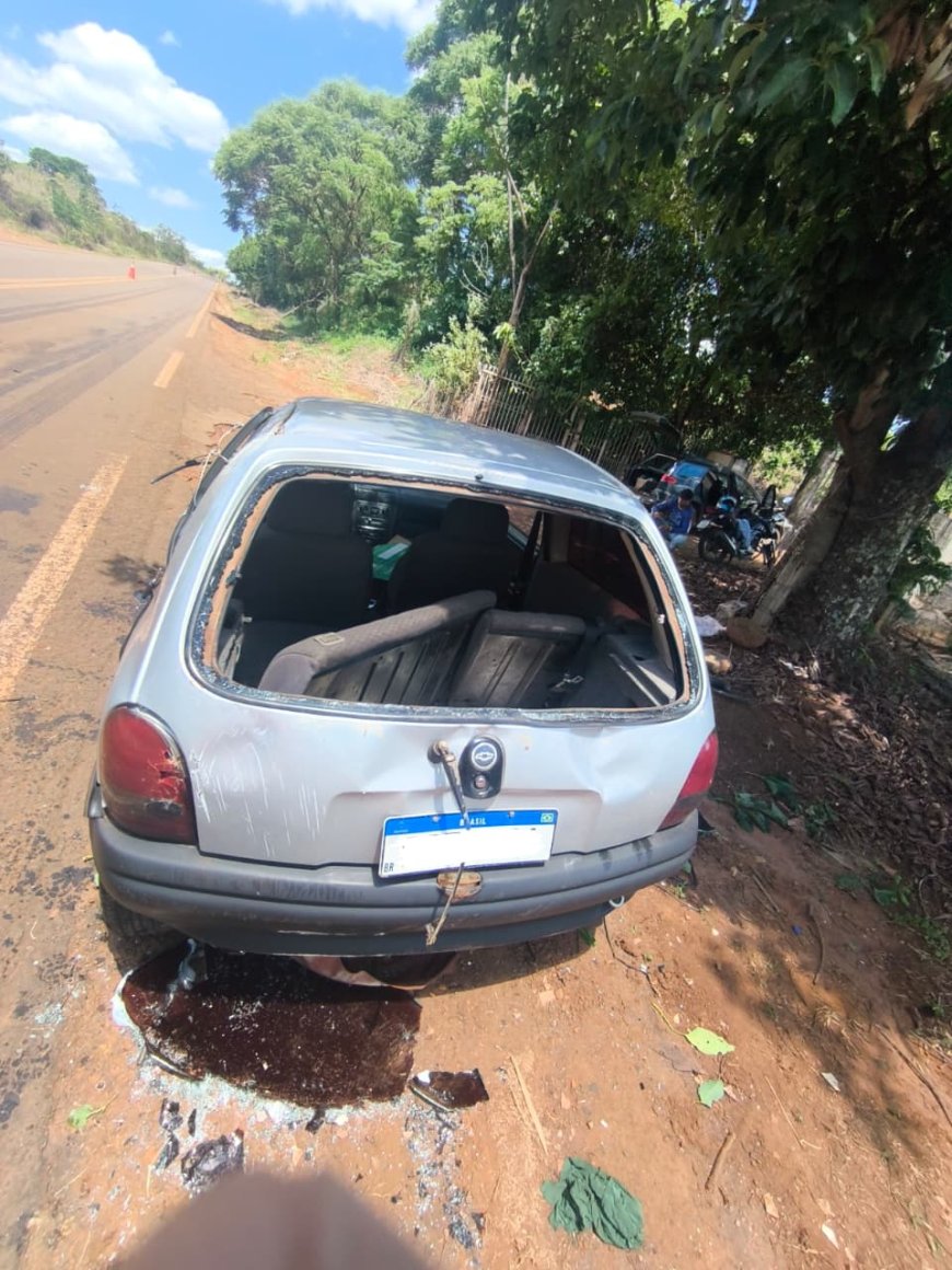 Capotamento na MG-836 deixa duas pessoas feridas entre São Tomás e Paraíso