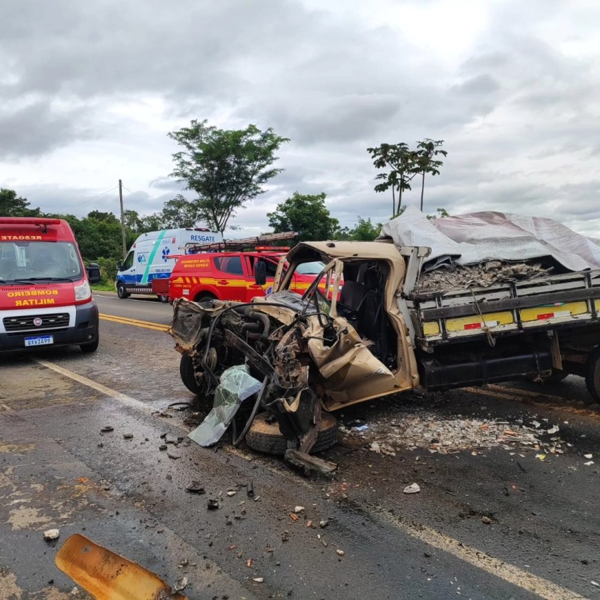 Colisão entre veículos deixa feridos na BR-491, em Guaranésia