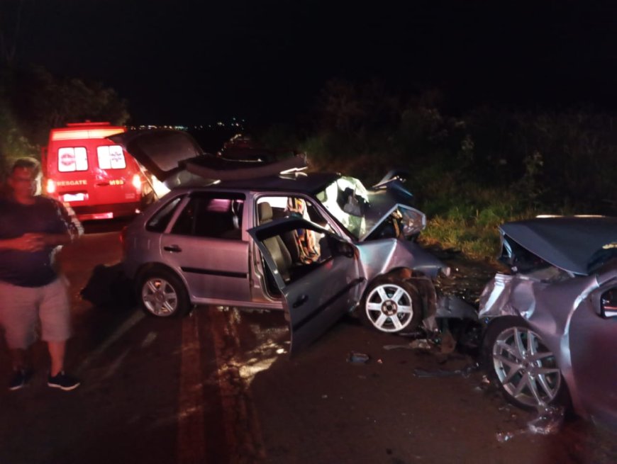 Colisão frontal entre veículos na rodovia LMG-836 deixa dois feridos em Paraíso