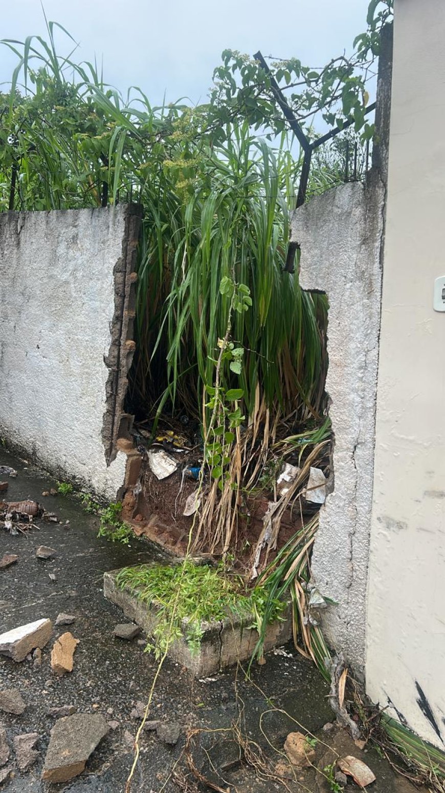 Ocorrências de desabamentos são atendidas pelos Bombeiros em diferentes bairros de Alfenas