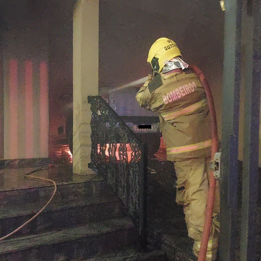 Caminhonete incendeia-se em garagem de residência em Guaxupé