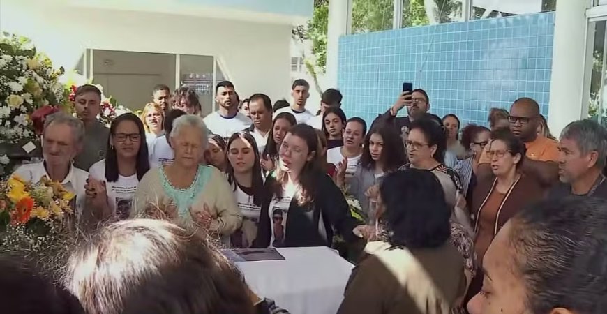 Dois dos quatro jovens mortos em SC foram sepultados nesta terça-feira em Guaranésia