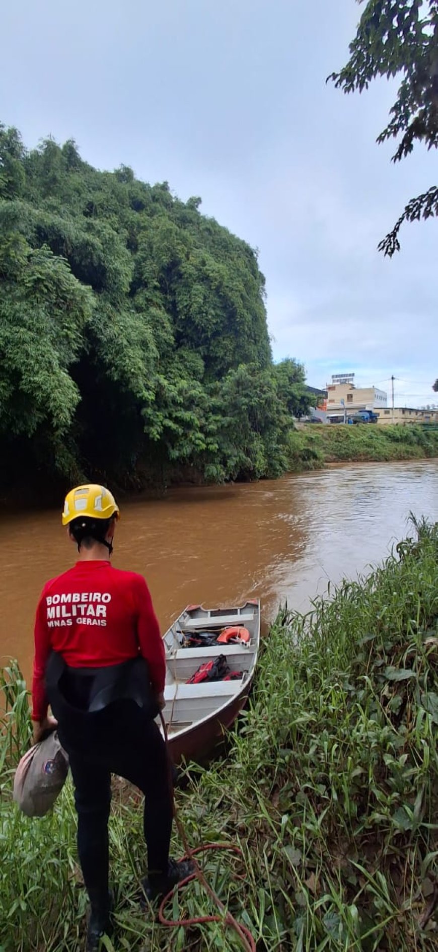 Corpo de Bombeiros localiza vítima de afogamento no Rio Sapucaí, em Itajubá