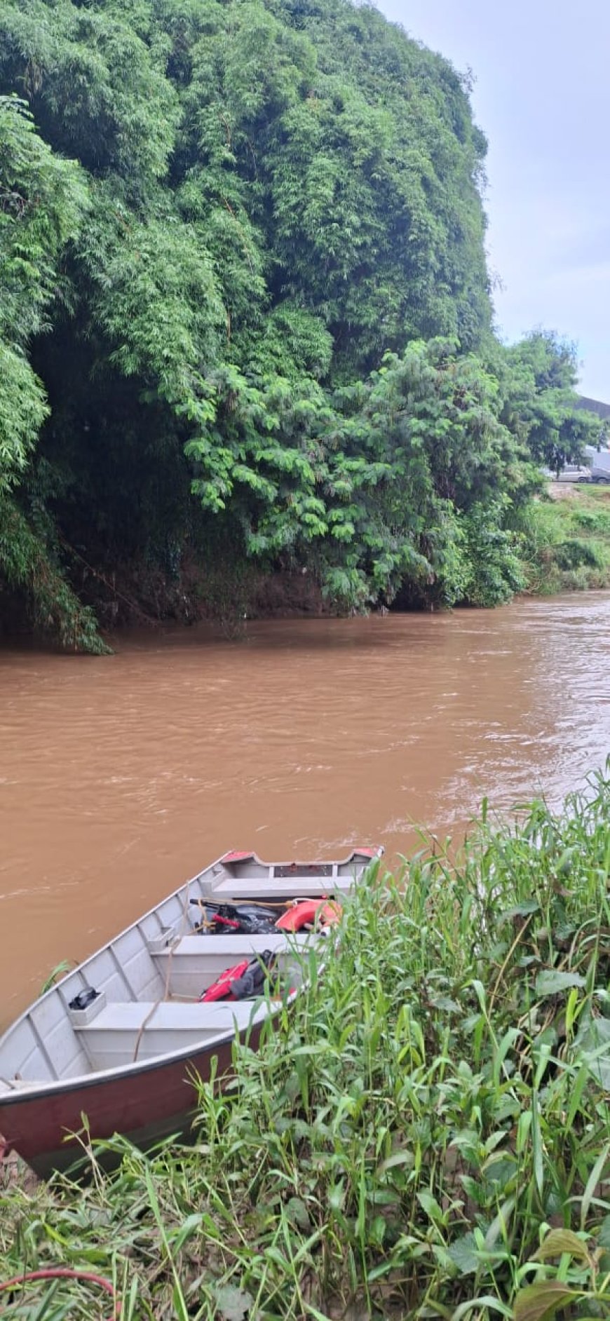Corpo de Bombeiros localiza vítima de afogamento no Rio Sapucaí, em Itajubá