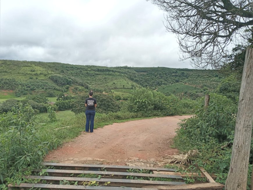 Polícia Civil em Campestre localiza ossada de animal e prende suspeito por posse de arma de fogo