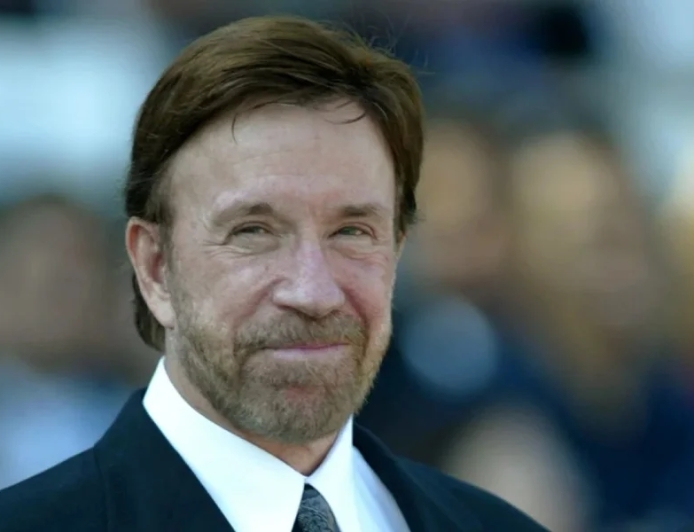 Ator Chuck Norris, lenda dos filmes de ação, morre aos 86 anos