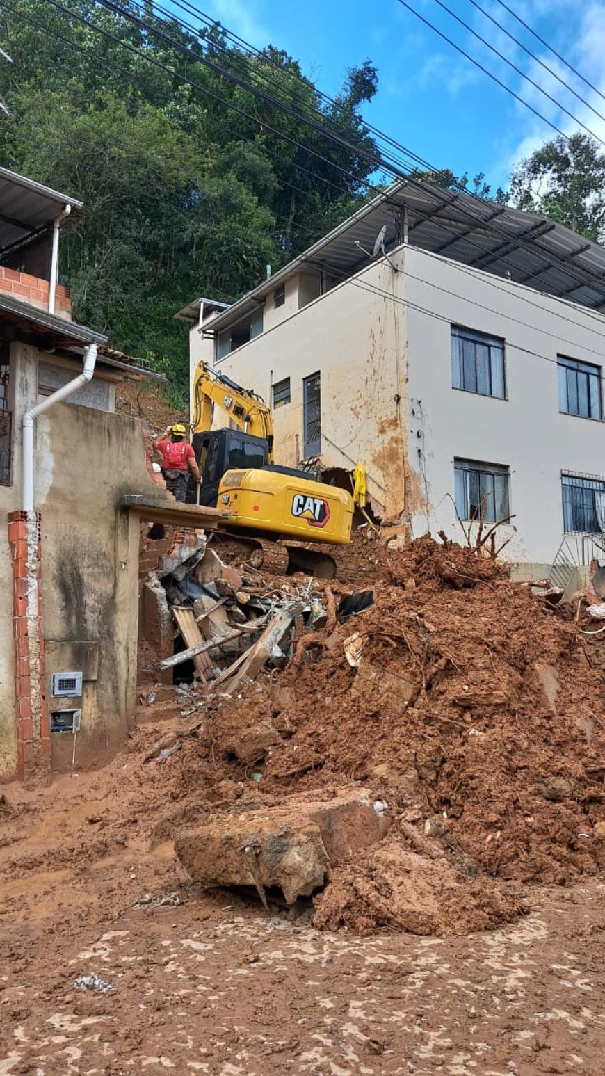 Bombeiros de Poços de Caldas finalizam missão em Juiz de Fora e retornam ao Sul de Minas