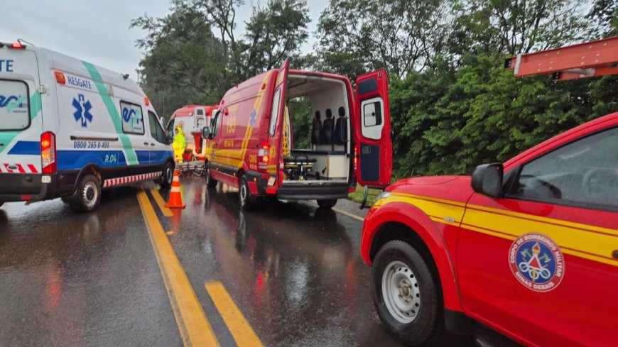 Grave acidente na MGC-491 envolve três veículos e deixa vítima presa às ferragens