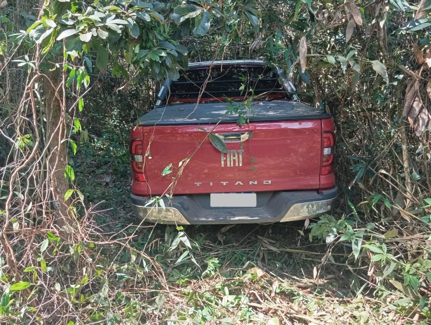 Veículo furtado em assalto é localizado em lavoura de café no interior de Minas