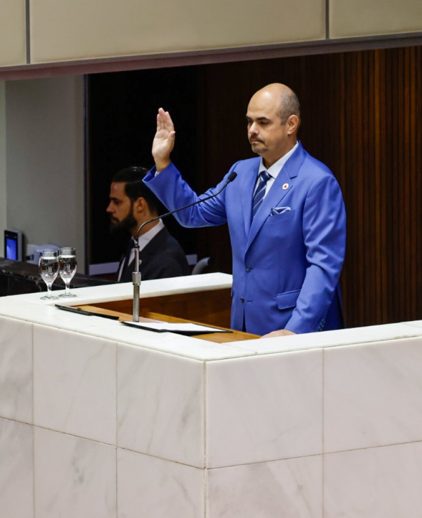 Mateus Simões é empossado governador de Minas Gerais após renúncia de Romeu Zema