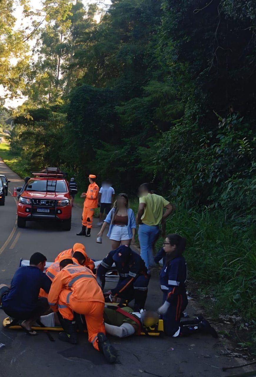 Casal fica ferido após cair de motocicleta na rodovia AMG-1540, entre Fama e Alfenas