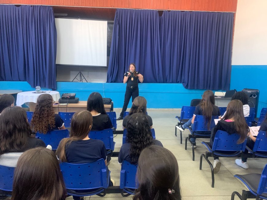 Polícia Civil promove ações educativas e de conscientização no mês da mulher em Guaxupé