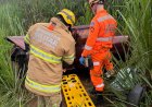 Acidente na Curva da Morte deixa vítima presa às ferragens do veículo com fraturas nos dois braços