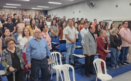 Noite de palestra e homenagens no Unifeg