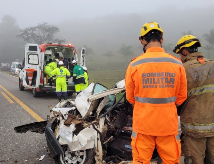 Grave acidente no Sul de Minas deixa vítima presa às ferragens do veículo e com múltiplas fraturas