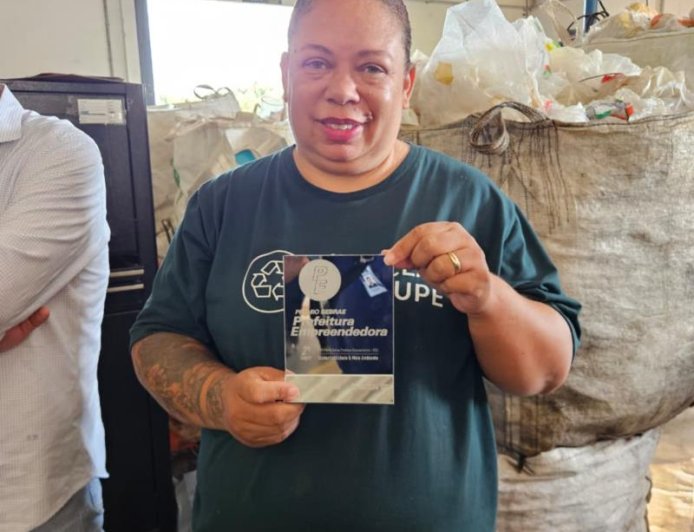 Prefeitura entrega premiação à Recicla Guaxupé