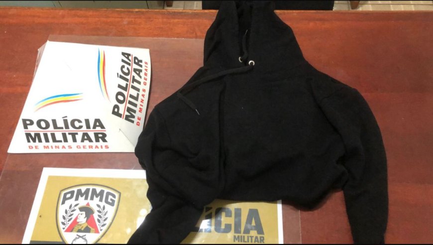 Motocicleta furtada de residência é localizada em lote vazio e autor de 18 anos é preso em flagrante