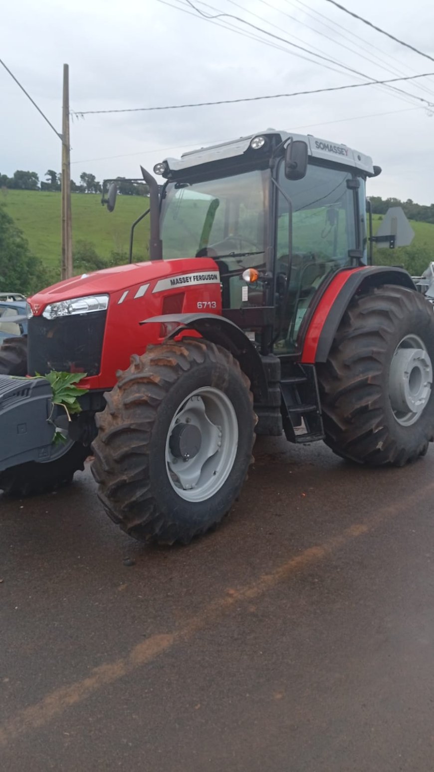 Trator é furtado de propriedade rural em Monte Belo
