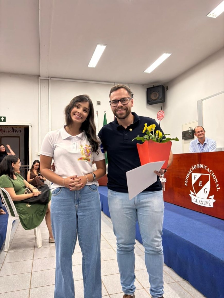 Noite de palestra e homenagens no Unifeg