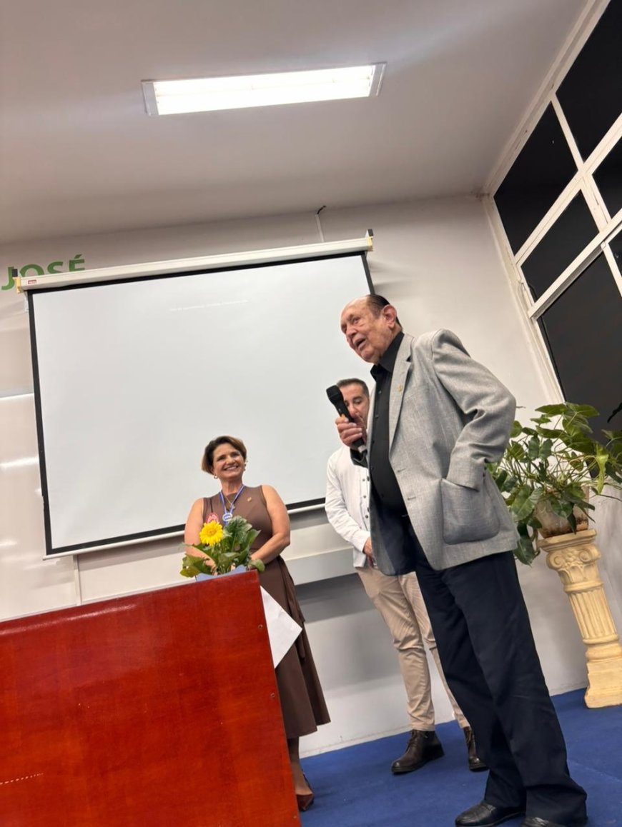 Noite de palestra e homenagens no Unifeg