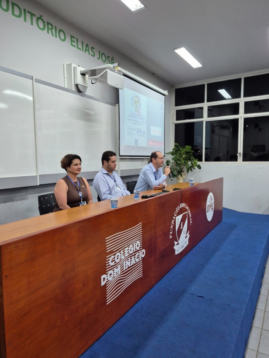 Noite de palestra e homenagens no Unifeg